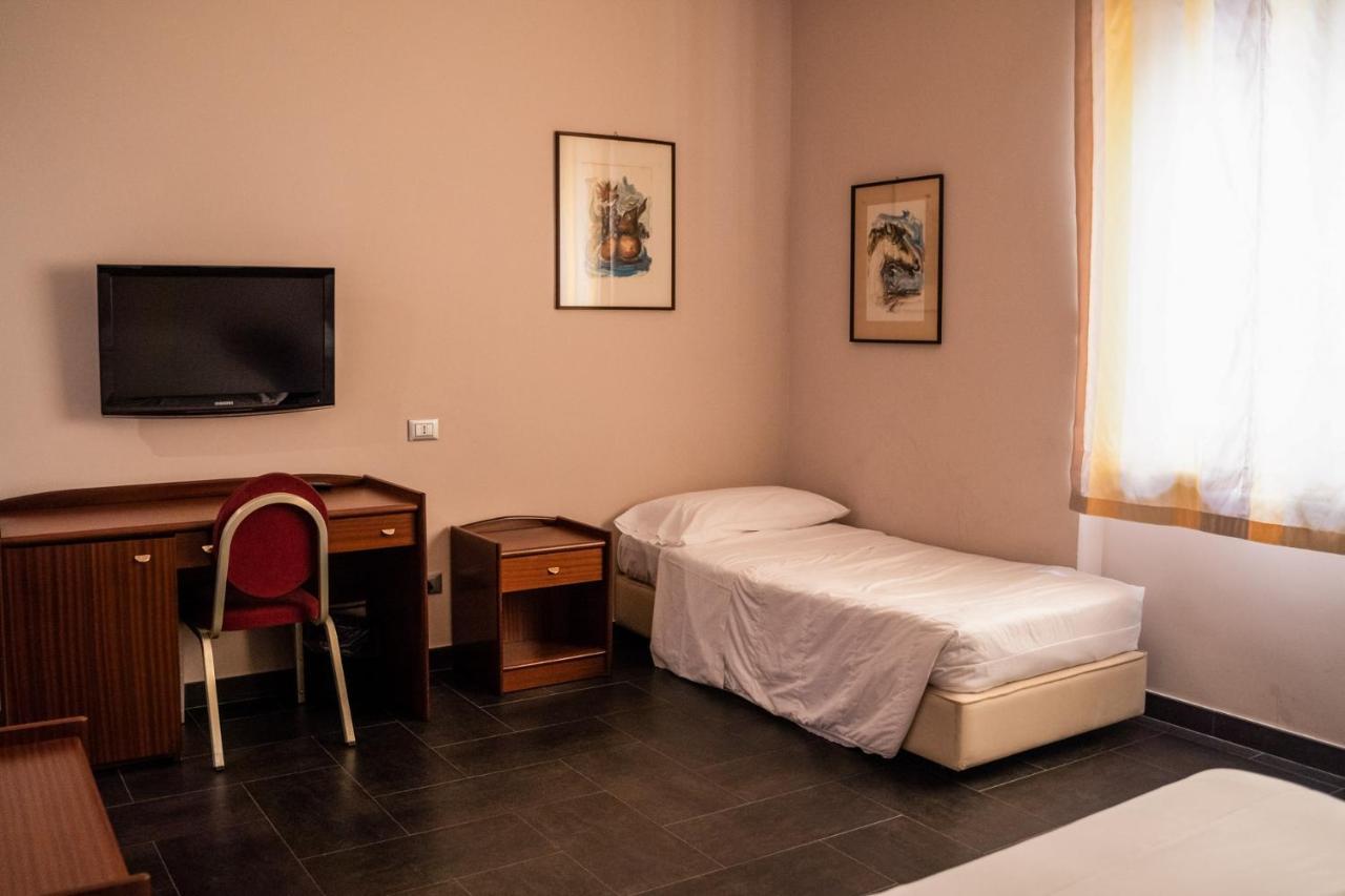 Hotel Mediterraneo Palermo Esterno foto