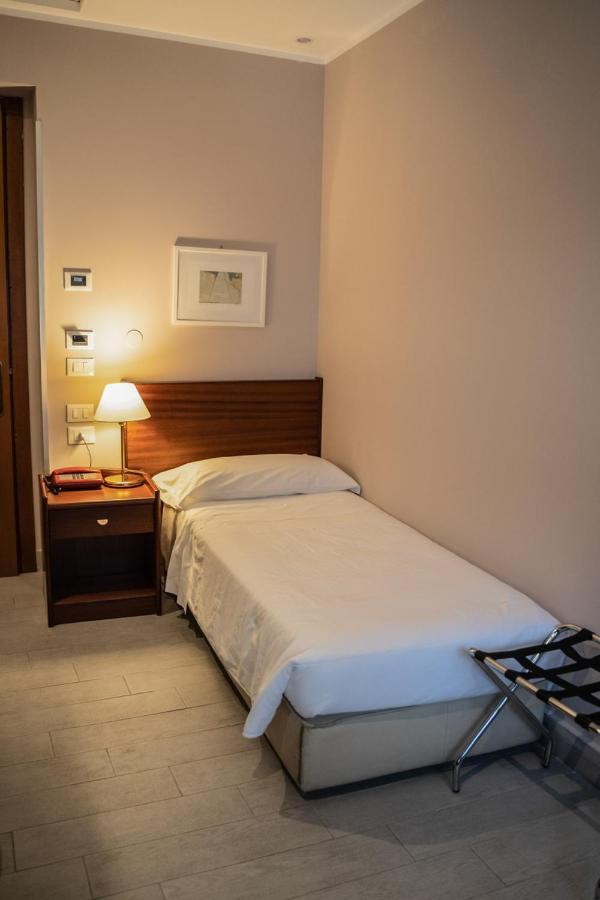 Hotel Mediterraneo Palermo Esterno foto