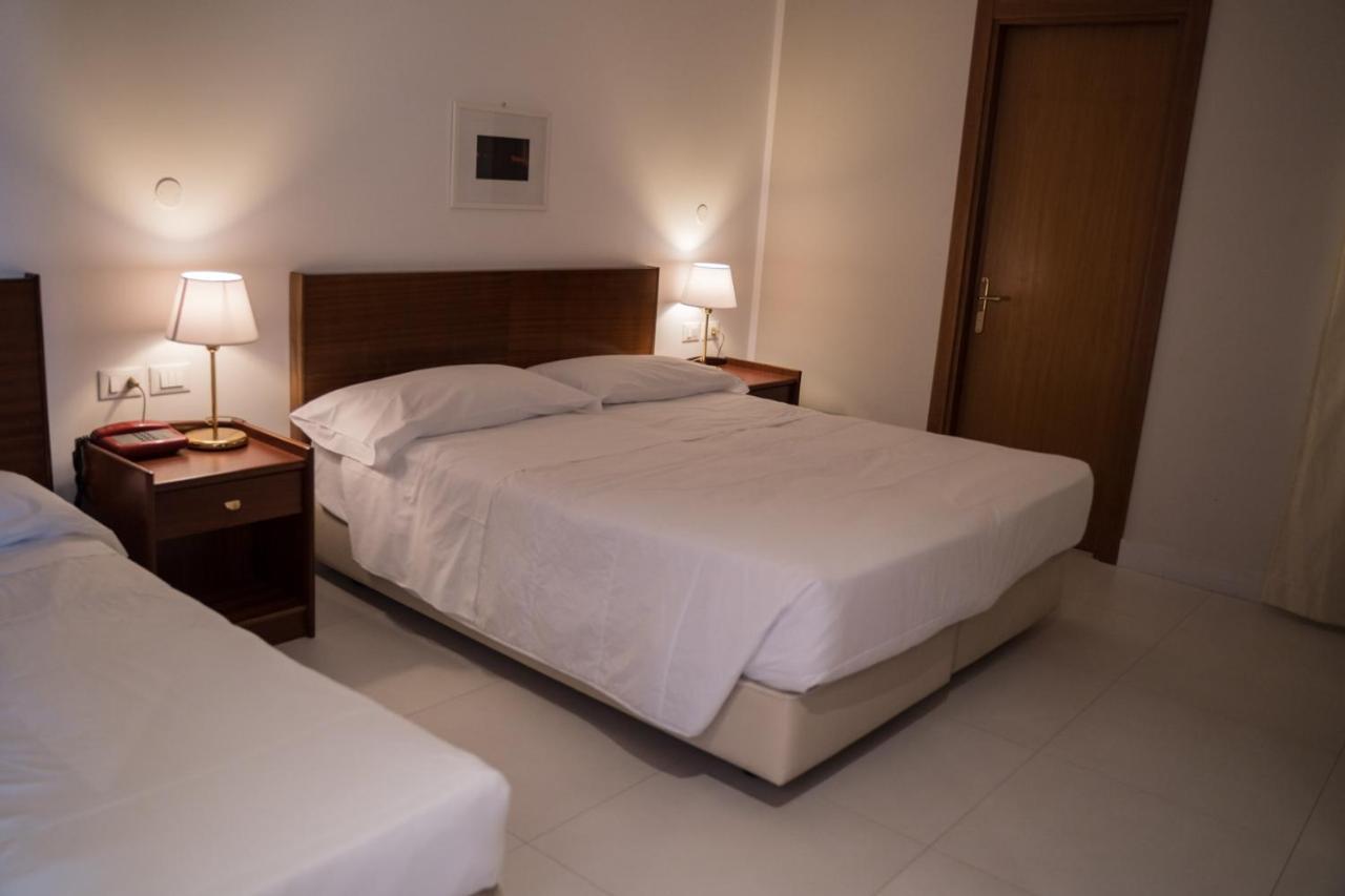 Hotel Mediterraneo Palermo Camera foto