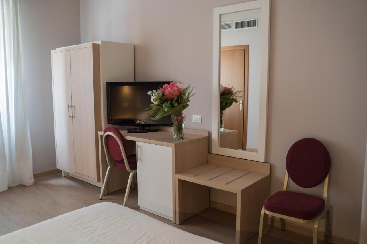 Hotel Mediterraneo Palermo Esterno foto