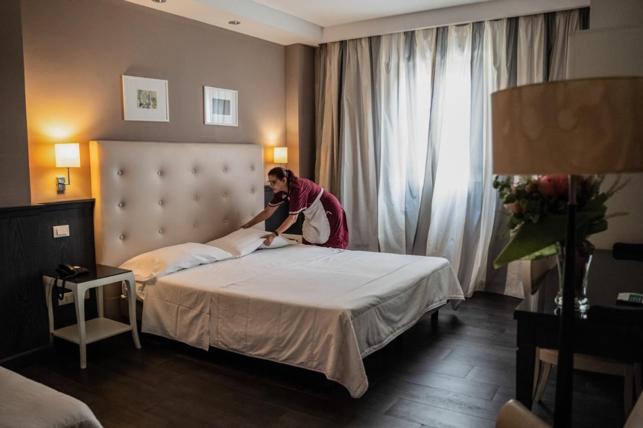 Hotel Mediterraneo Palermo Esterno foto