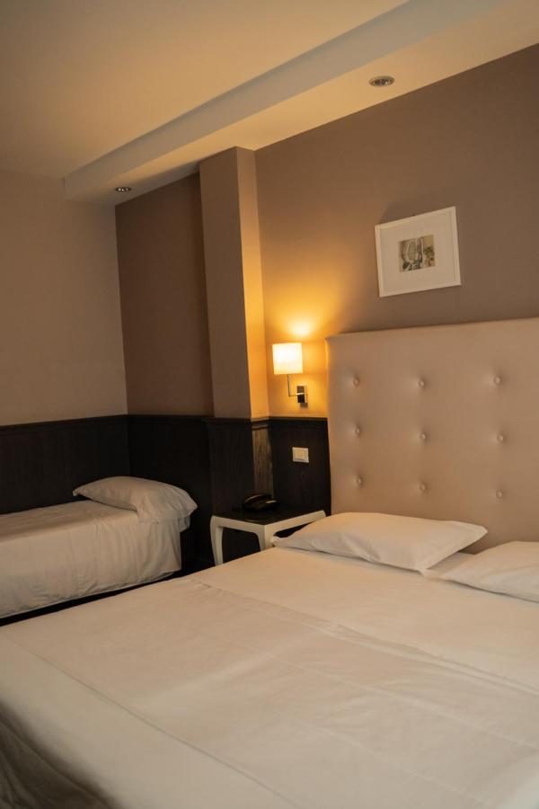 Hotel Mediterraneo Palermo Esterno foto