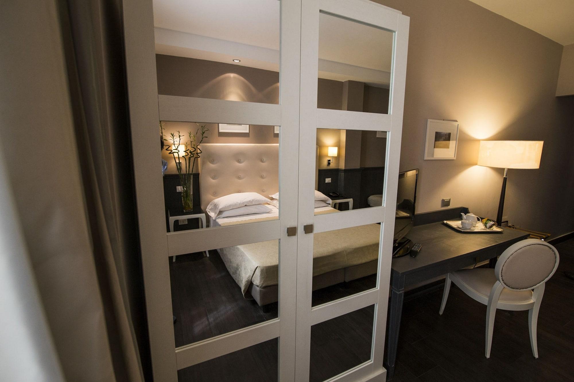 Hotel Mediterraneo Palermo Esterno foto