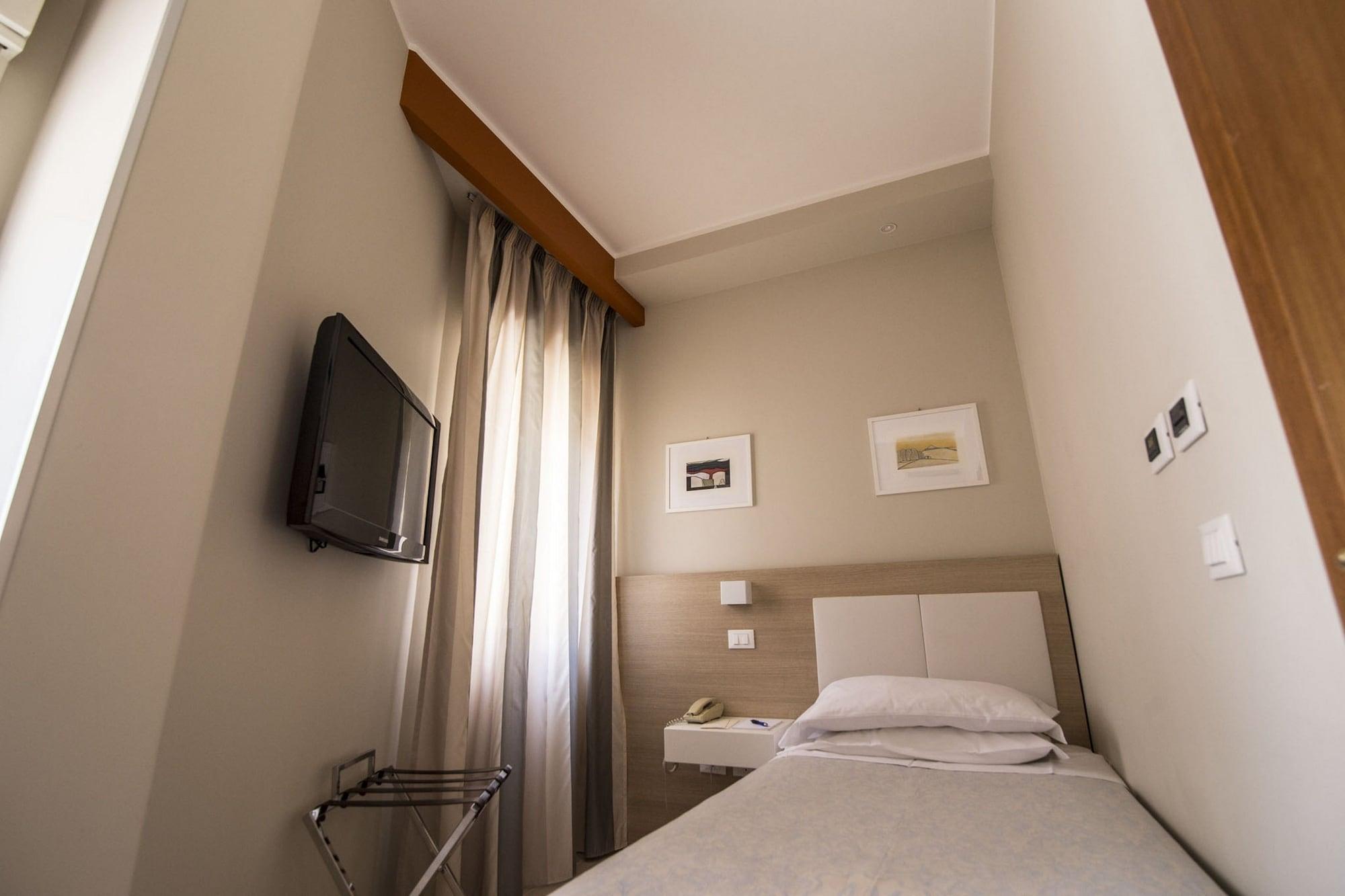 Hotel Mediterraneo Palermo Esterno foto