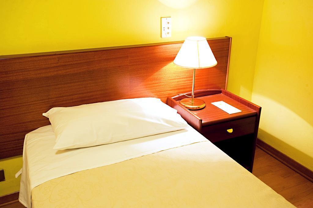 Hotel Mediterraneo Palermo Esterno foto
