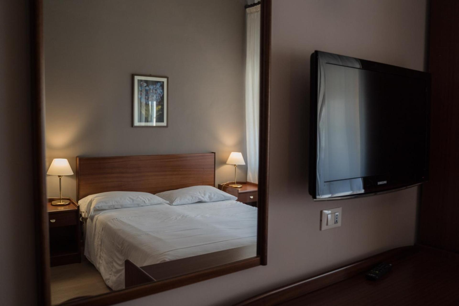Hotel Mediterraneo Palermo Esterno foto