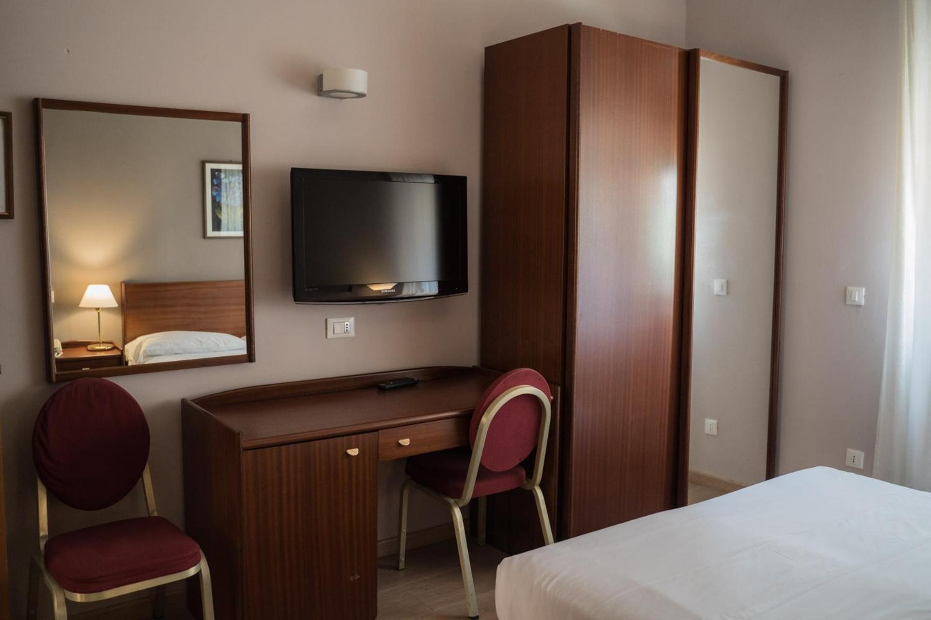 Hotel Mediterraneo Palermo Esterno foto